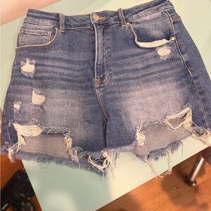 Stylish Frayed Hem Jean Shorts